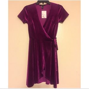 F21 Sz small - brand new velvet wrap around dress.